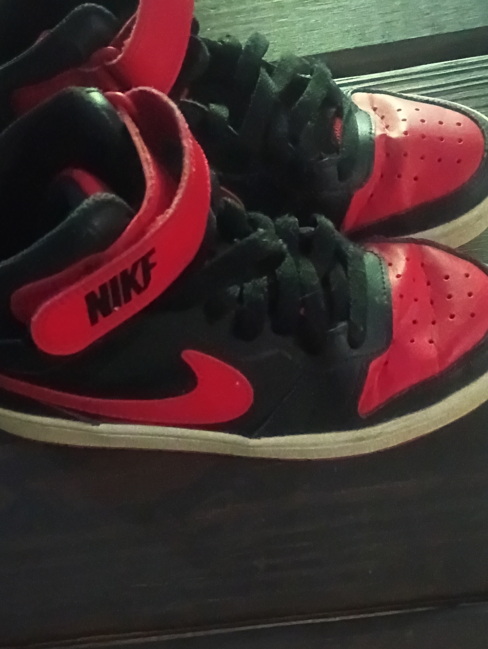 Nike Kids Black and Red High-Top Sneakers with Velcro Strap Size 4y